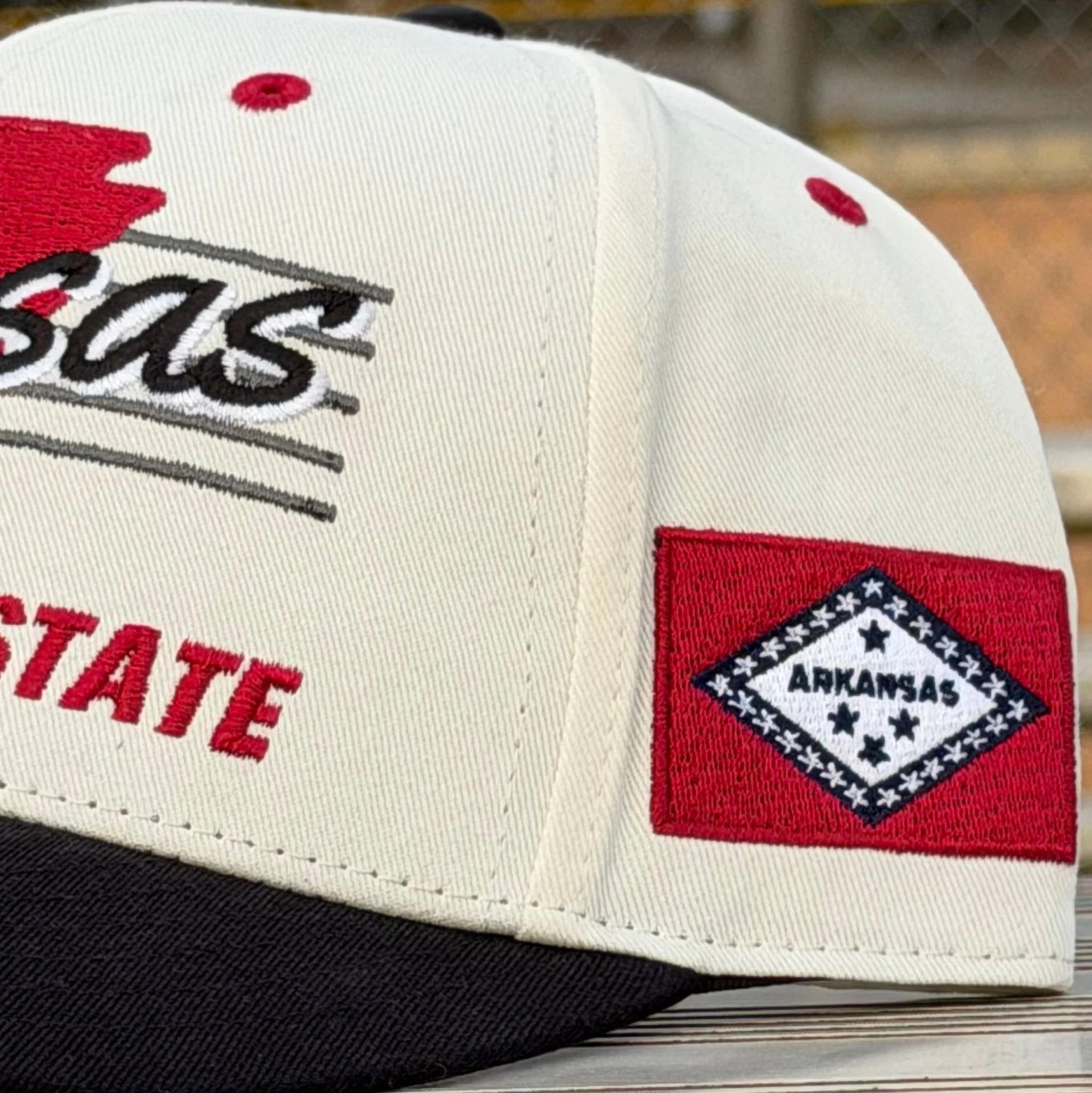Arkansas Snapback - The Daly (Cream/Black) - Image 6