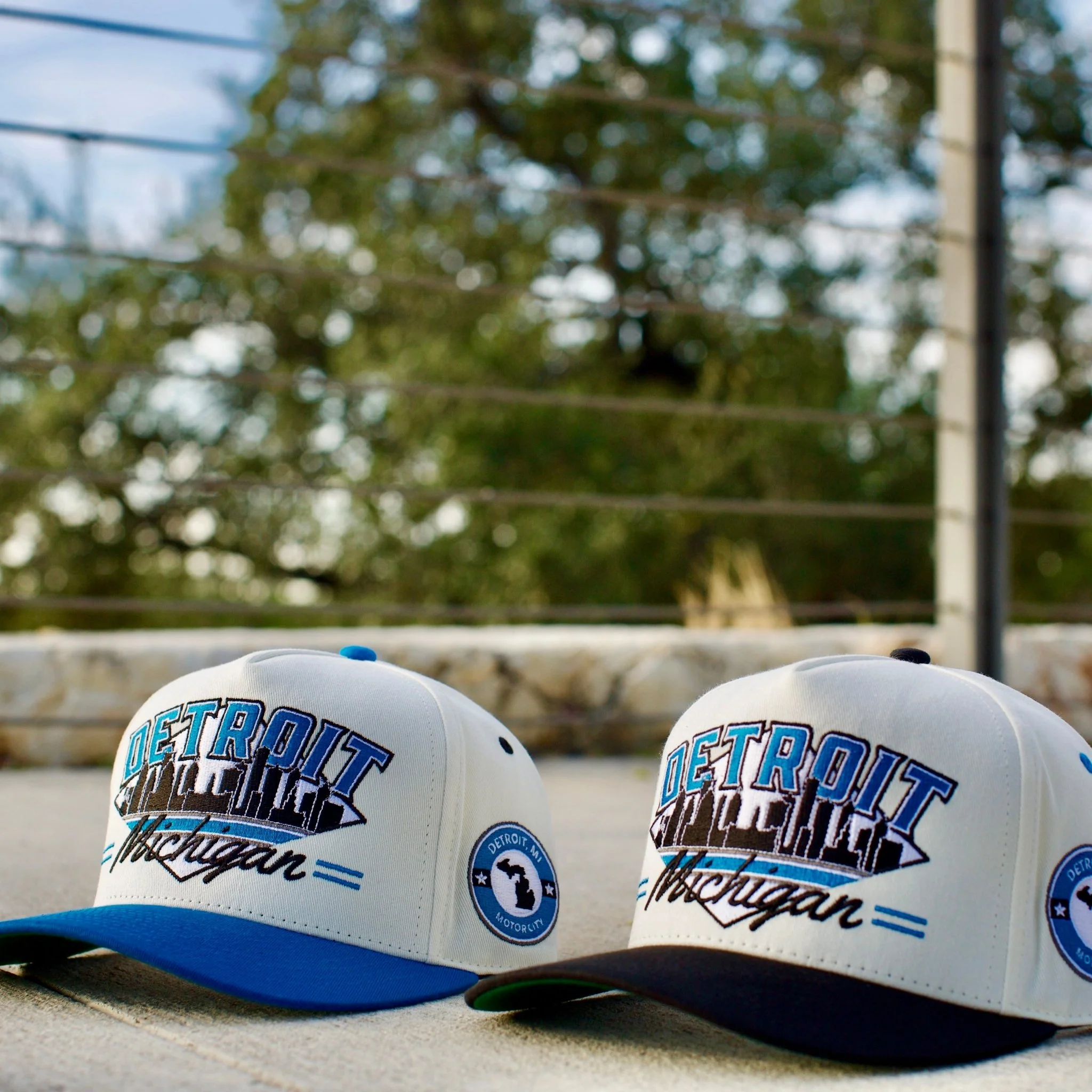 Detroit Snapback - The Sanders (Cream/Electric Blue) - Image 4