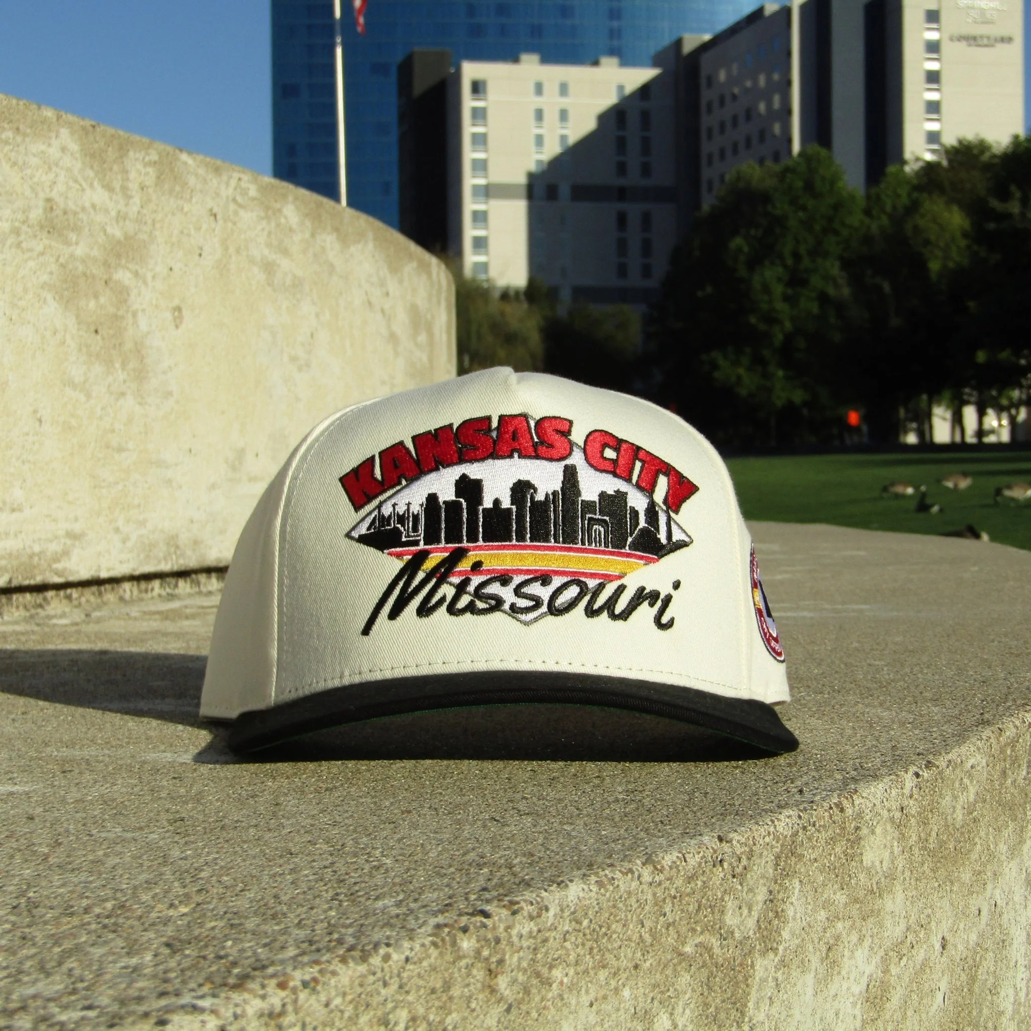 Kansas City Snapback - The Arrowhead (Cream/Black) - Image 6