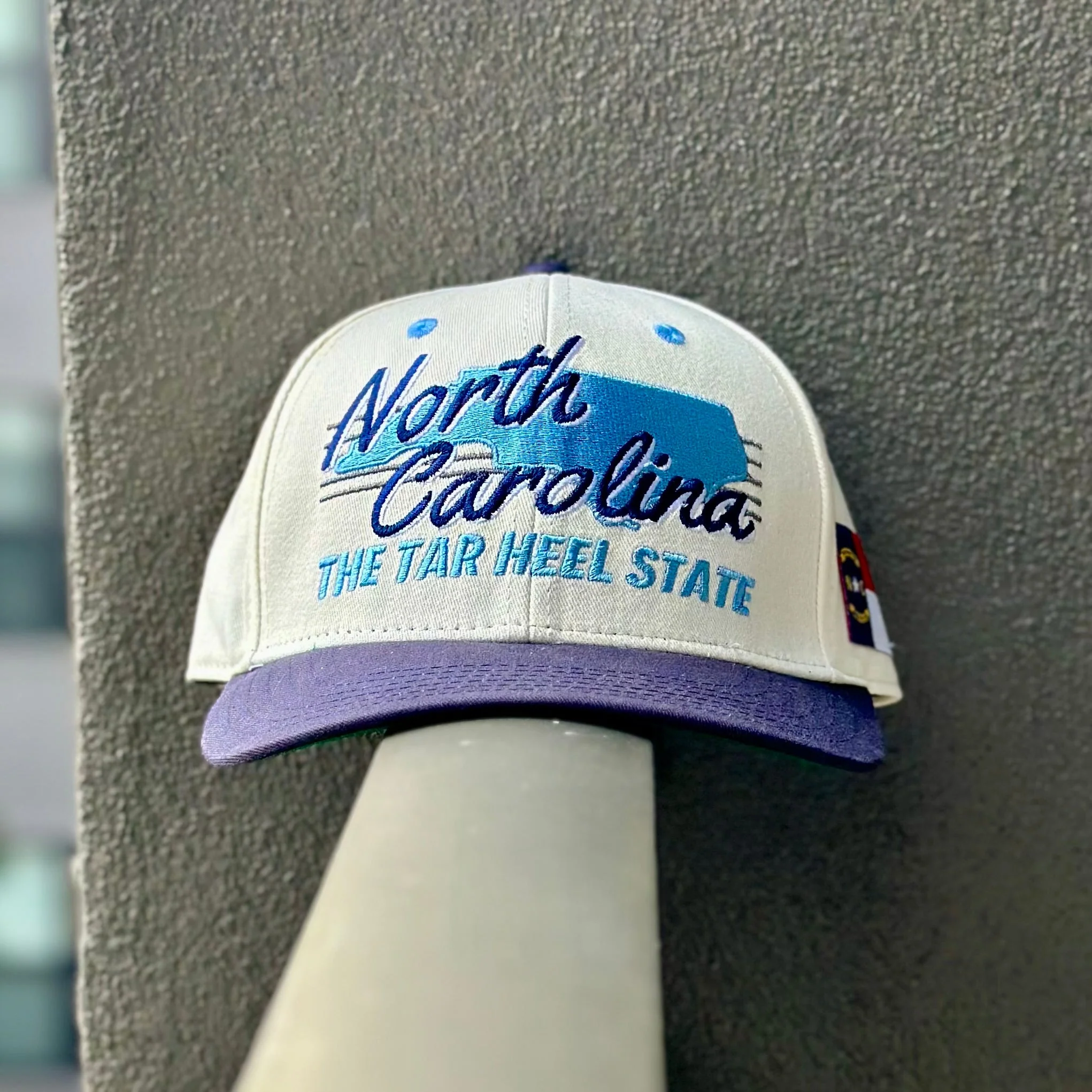 North Carolina Snapback - The Tar Heel (Cream/Navy) - Image 4